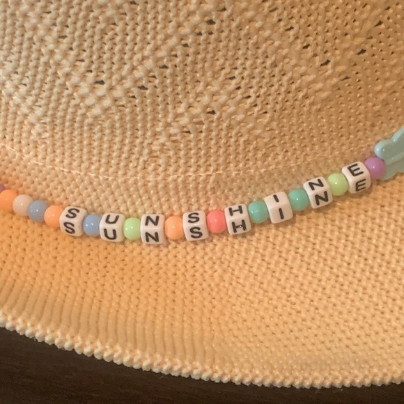 Chasing Rainbow Girl OS Summer Hat. - Picture 4 of 9